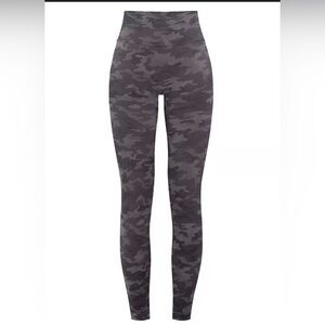 NWT Spanx Look At Me Now Black Camo Leggings Size Large. MSRP $68.